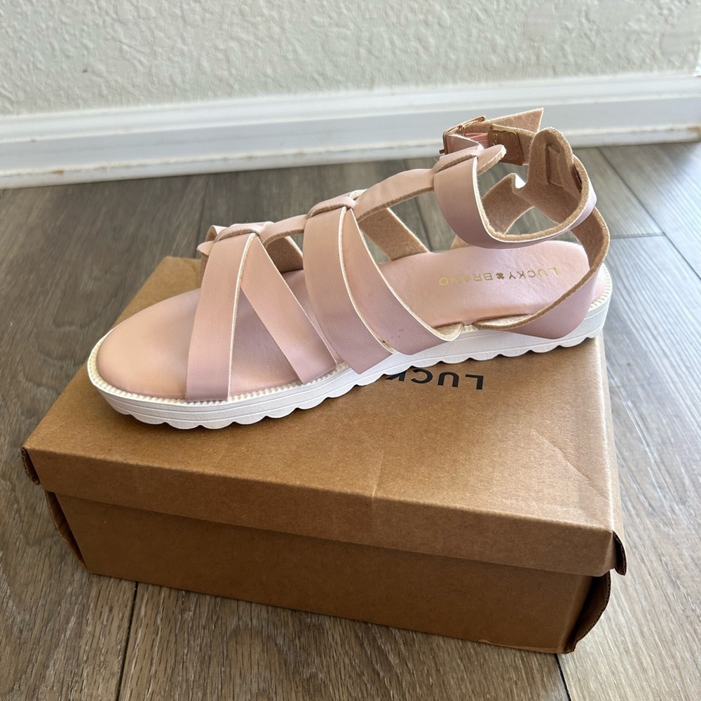 NEW Lucky Brand Gilly Sandal - Picture 3 of 8